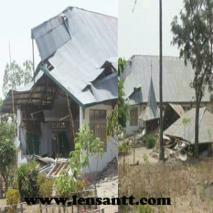 Rumah dan gereja yang di hantam gempa di kabupaten alor